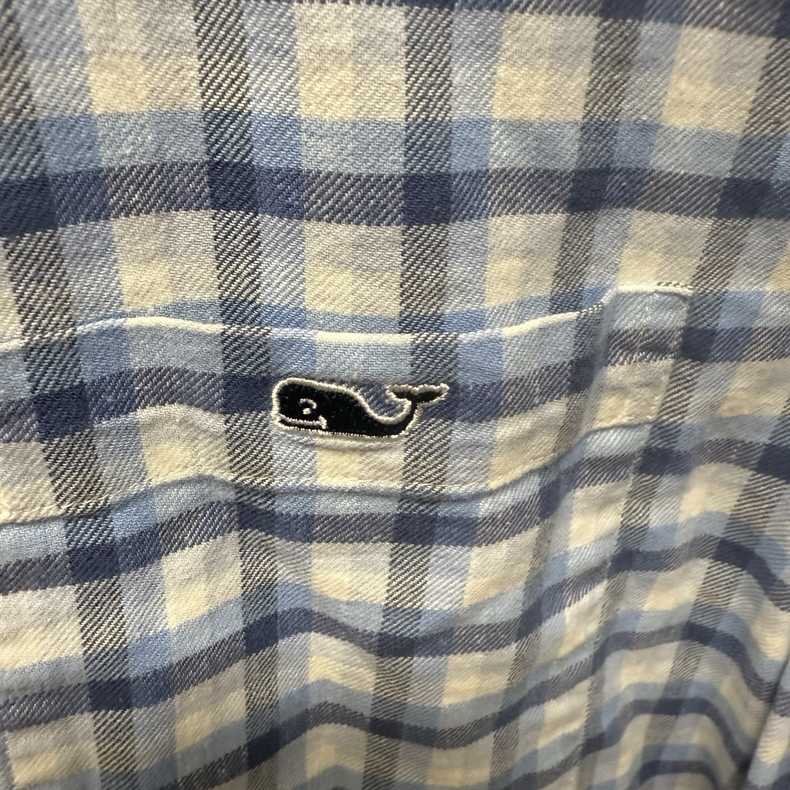 vineyard vines button down medium - image 3
