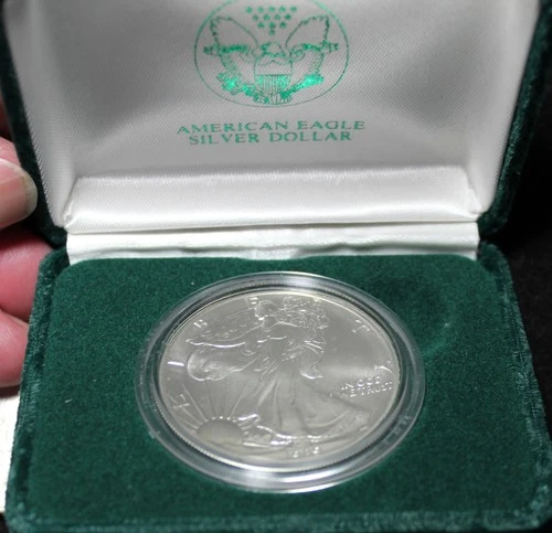 1989 American Silver Eagle Uncirculated With Box US 1 OZ Coin US Mint