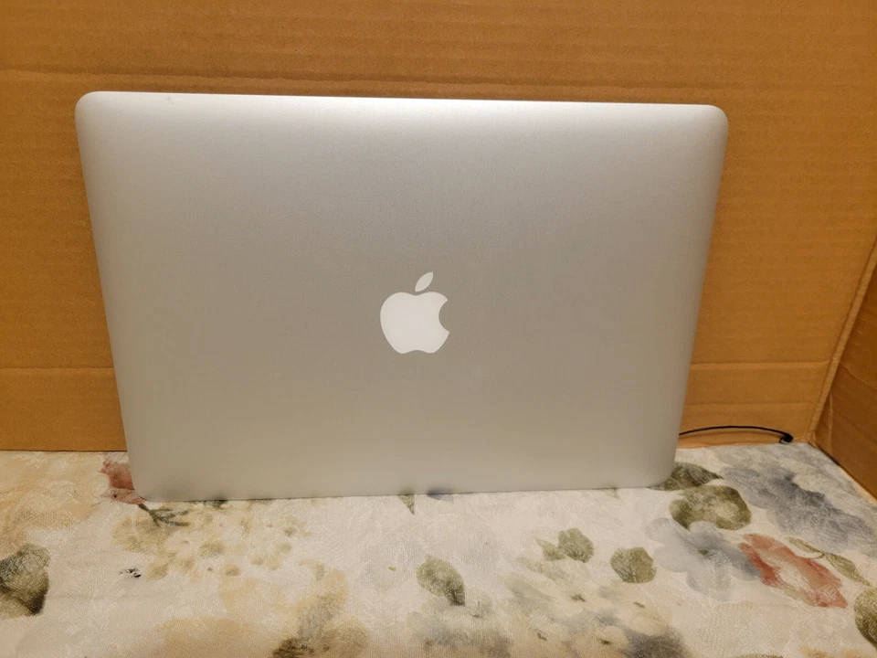 MacBook Air 13" Trasera LCD Cubierta Trasera con Bisagras A1466 Foto 2 de 4