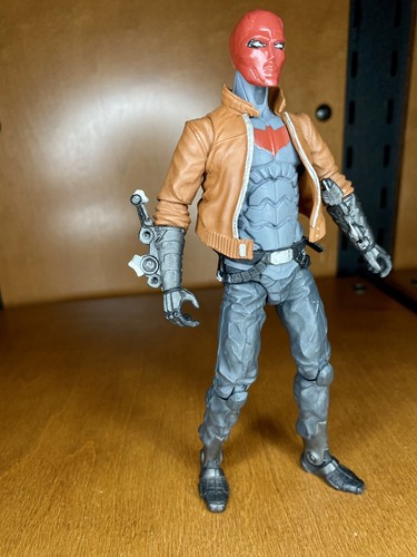 DC Collectibles The New 52 Red Hood Action Figure 2014 - Picture 2 of 5