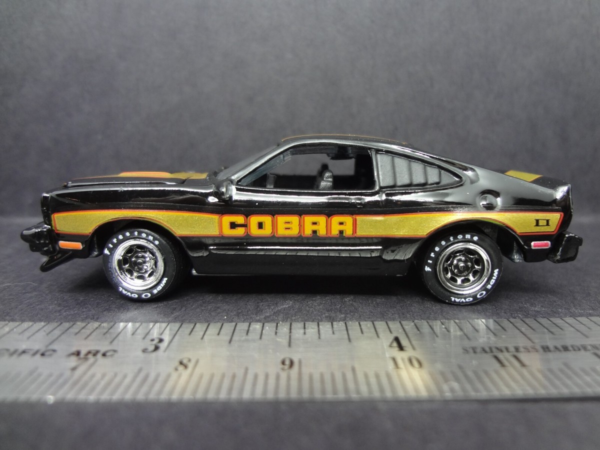 Johnny Lightning 1978 Ford Mustang Cobra II black w/gold