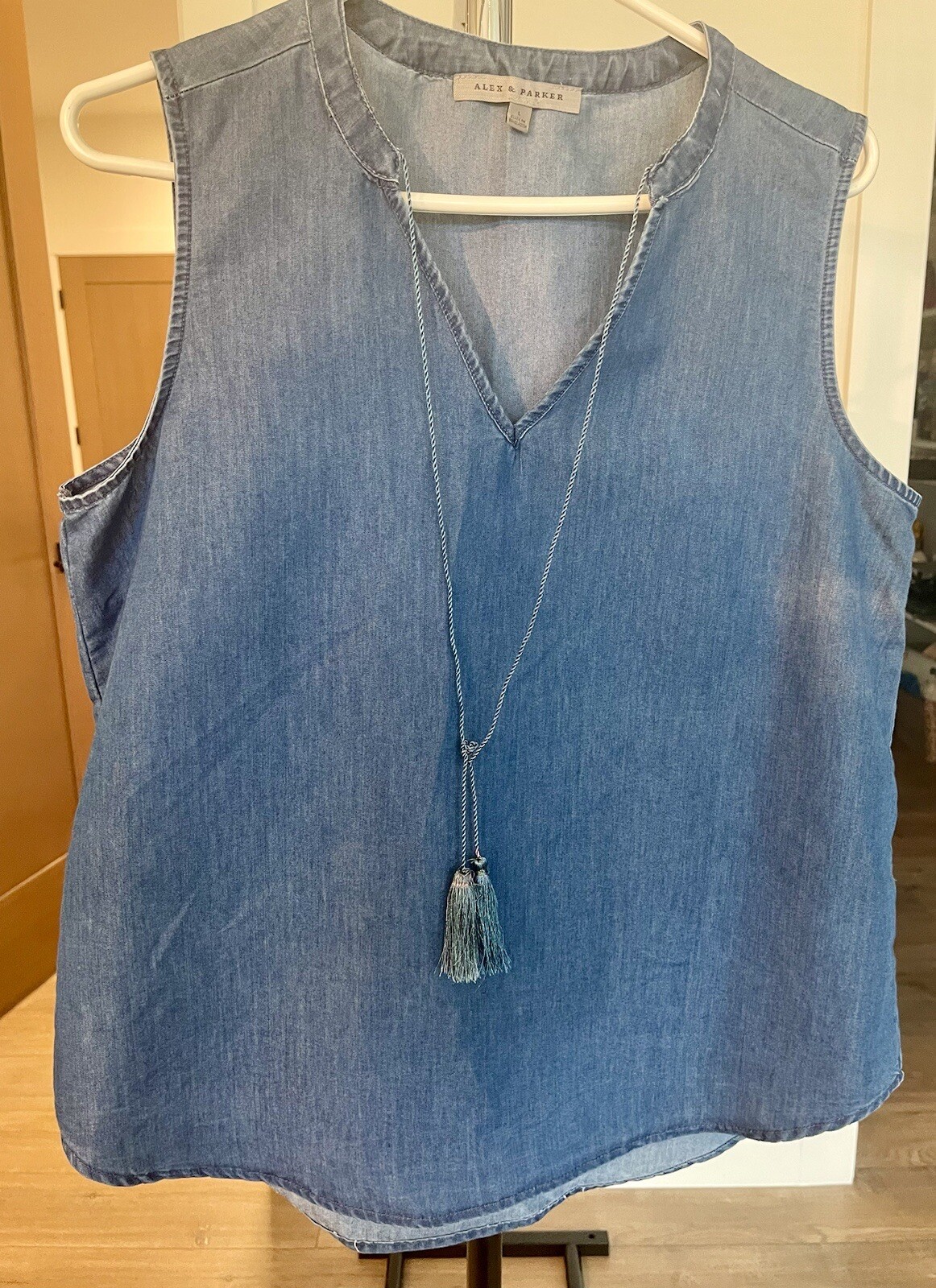 Alex & Parker Sleeveless Tassel Blouse Top Denim Size Women’s Large
