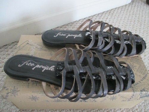 Free People Odette Black Snake Strappy Slides Sandal Size 38 NEW - Picture 3 of 6