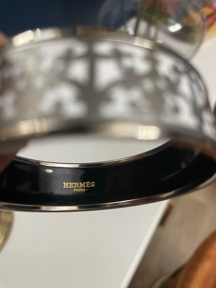 "Brazalete Hermes plateado esmalte, como nuevo, diámetro de 2,25""" Foto 3 de 3