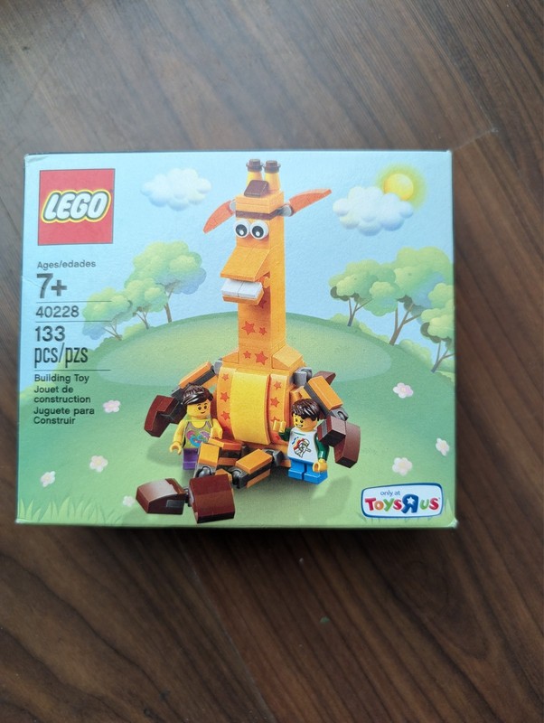 NIB • Sealed •Lego • 40228 • Geoffrey & Friends • Toys R Us Exclusive • Giraffe