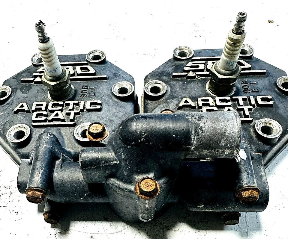 OEM 1999 Arctic Cat Pantera 580 EFI Snowmobile Cylinder Head ZR Panther - Imagem 4 de 4