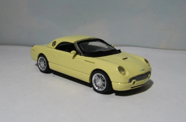 Modelos de EE. UU. Motor City 2000-2002 Ford Thunderbird 1:43 diecast #38 amarillo Foto 2 de 4
