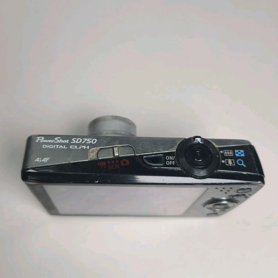 Canon PowerShot SD750 Digital ELPH 7.1 MP Camera Silver - Bad Screen - Image 4 of 4