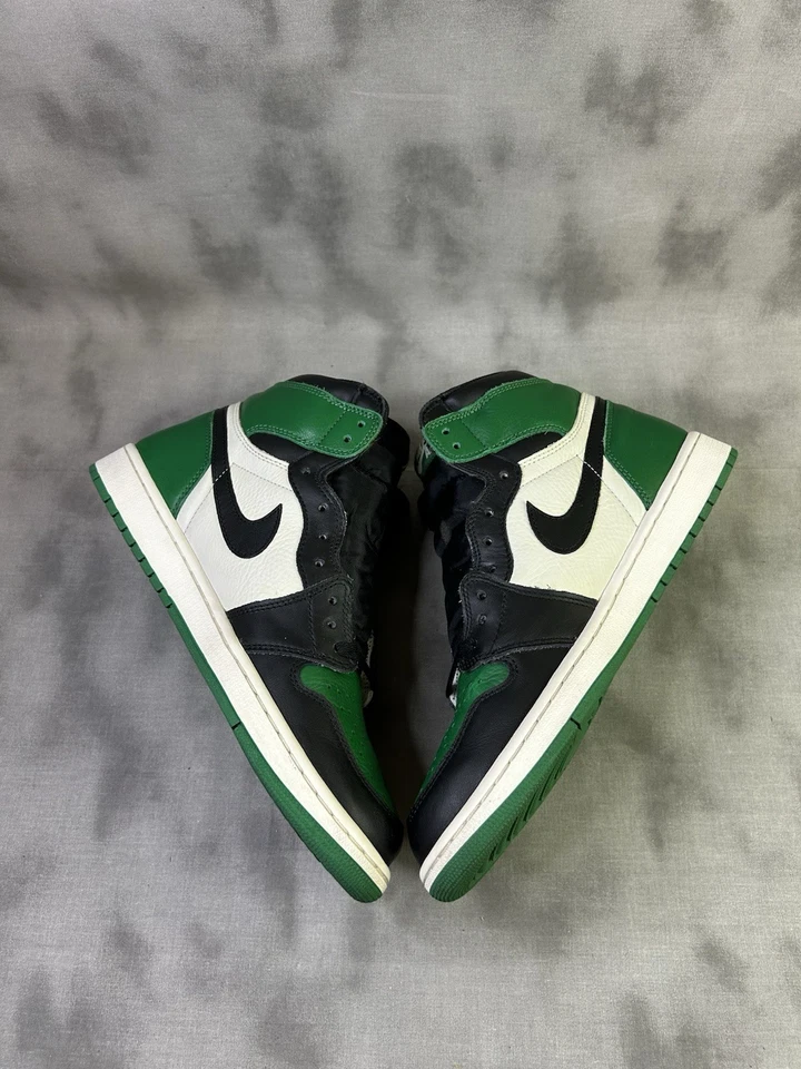 Talla 11 - Jordan 1 Retro Alto OG Verde Pino 2018 Foto 2 de 4