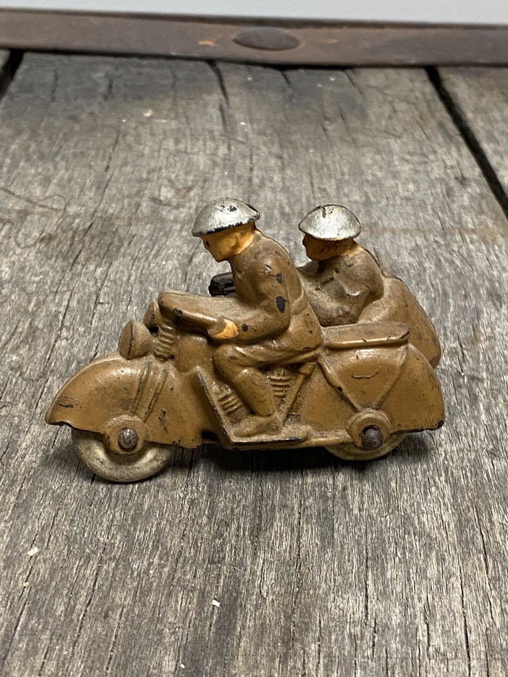 Старинный военный мотоцикл Auburn с коляской и солдатиками игрушка из твердой резины - Изображение 2 из 4