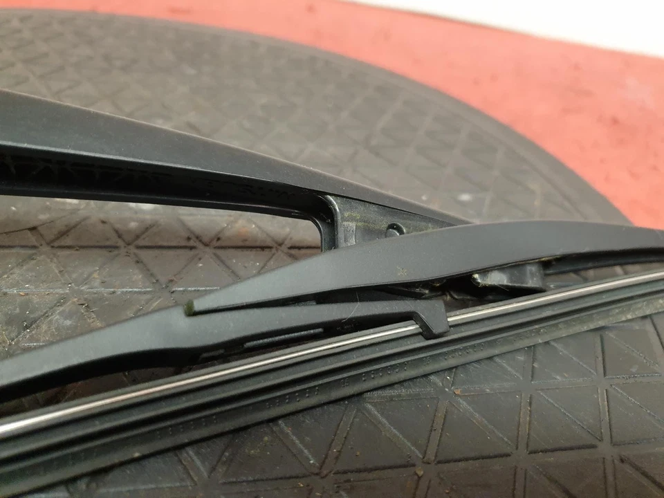 MITSUBISHI ASX REAR WIPER ARM 2013 5 DOOR HATCHBACK - Image 3 of 4