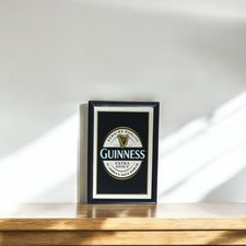 Kleiner Spiegel im Guinness Label Style mit Holzrahmen | Kneipenspiegel 33 x 23 cm