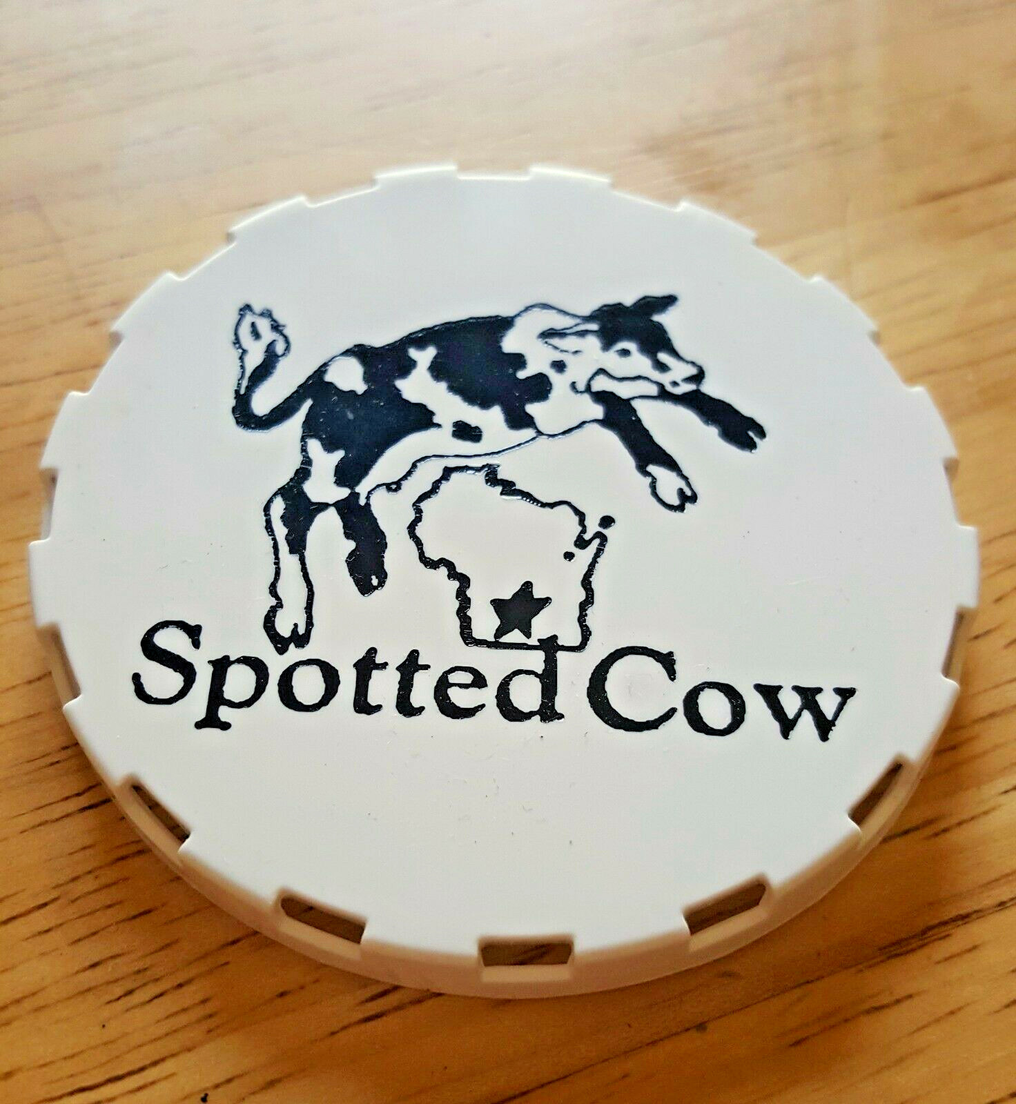 Wisconsin SPOTTED COW Beer Keg Cap Bar Farm House Ale Brew Badgers Xmas