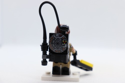 Erin Gilbert 75828 Proton Pack Ghost Trap Ghostbusters LEGO® Minifigure - Picture 2 of 5
