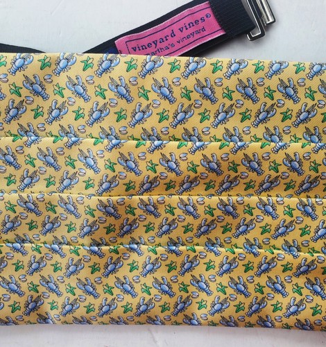 Vineyard Vines Silk Cummerbund Pale Yellow Lobsters - NEW - Picture 2 of 2