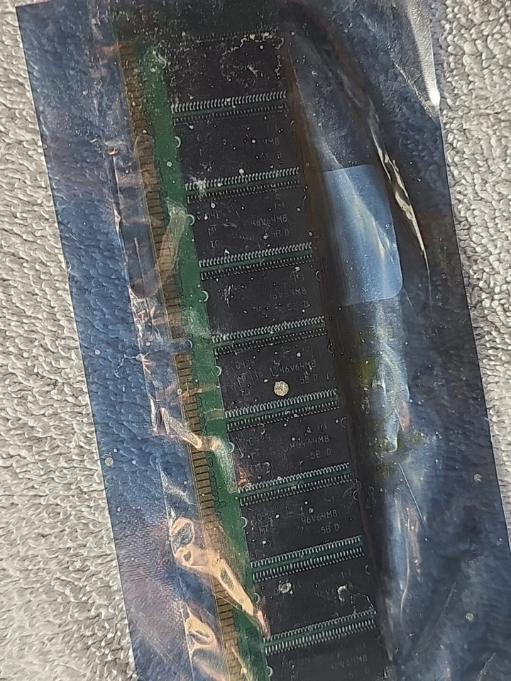 Memoria EDGE 1GB Computadora de escritorio PC DDR 400 PC3200 ECC RAM - PE196431 Foto 3 de 4