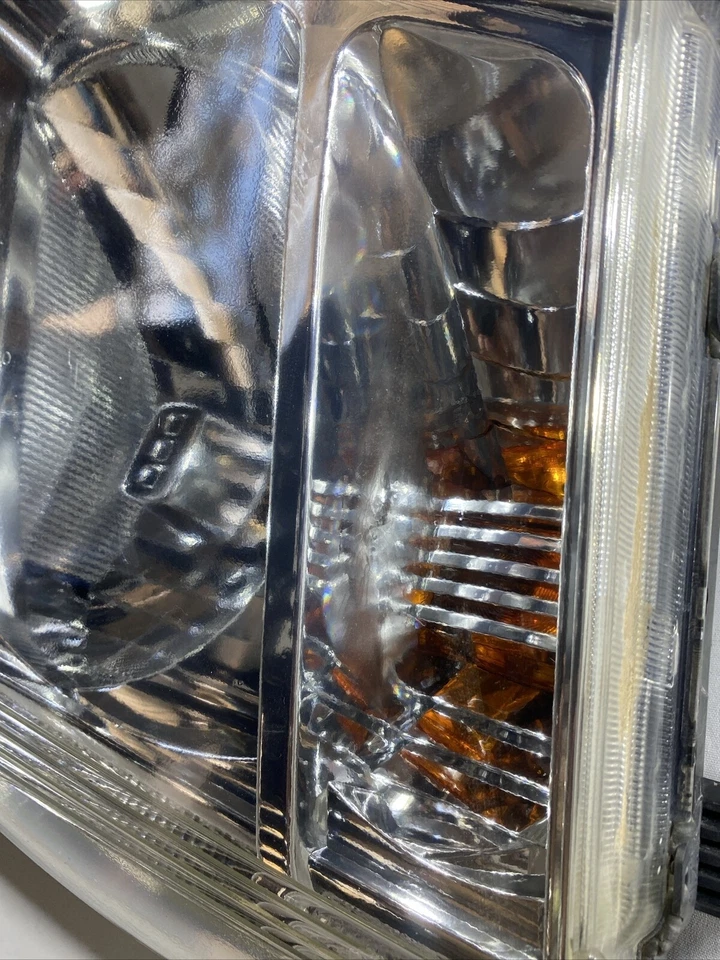 Nissan Pathfinder R51 left Headlight & Navara D40 2005-2007 OEM Replacement - image 3 of 4