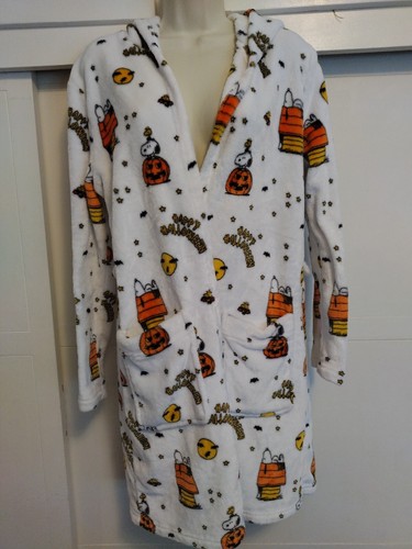 Peanuts Snoopy Halloween Hooded Robe Super Soft Plush NoBelt Woodstock Women S/M - Picture 2 of 9