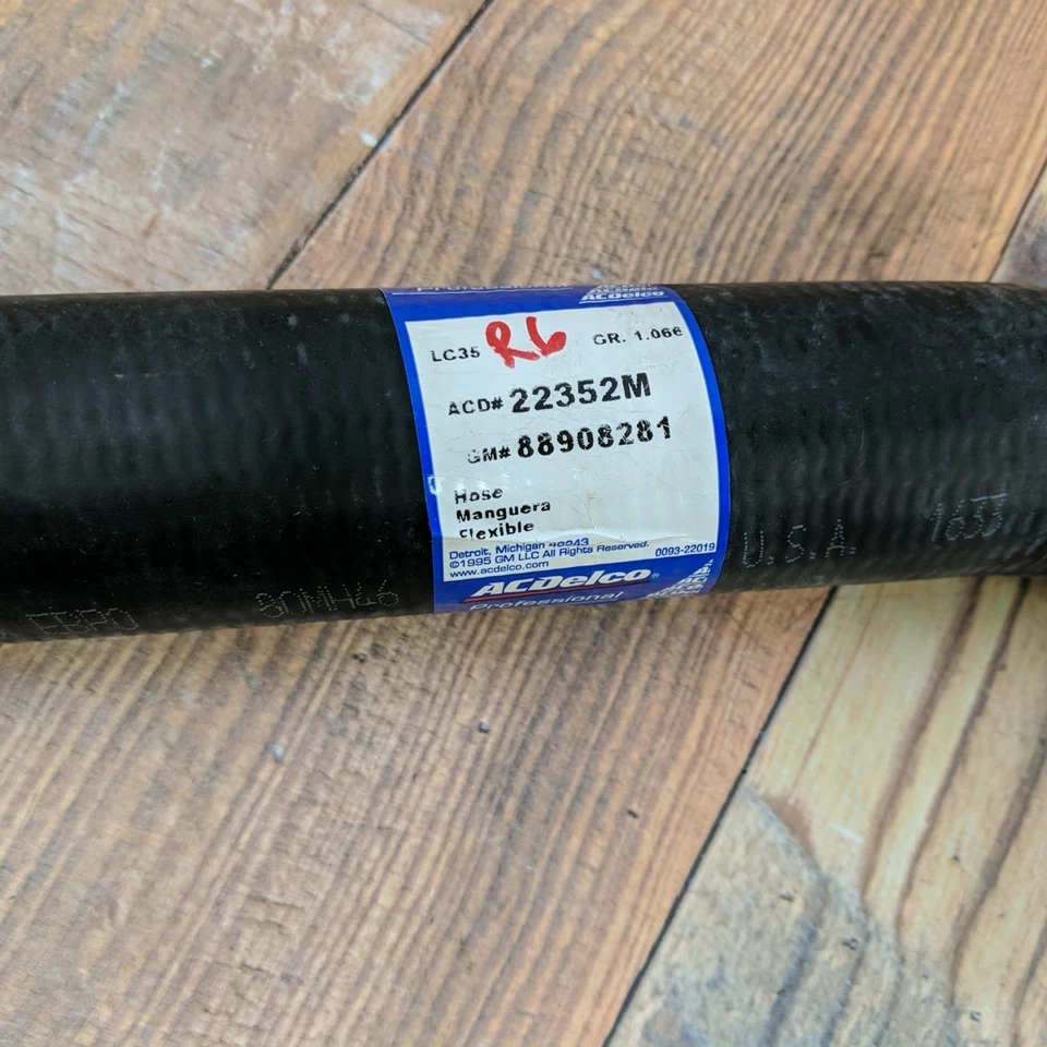 Manguera de refrigerante moldeada superior ACDelco 22352M para Ford F150 F250 F350 1992-1996 4,9 L Foto 2 de 4
