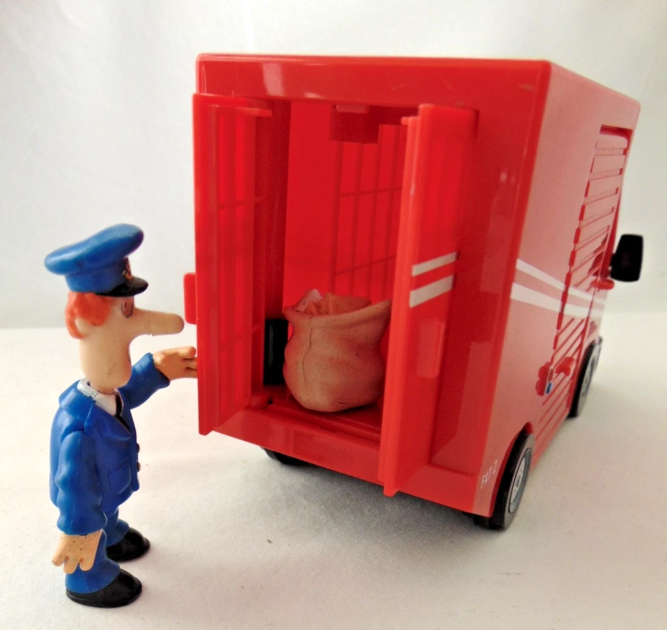 POSTMAN PAT  WITH SDS PUSH ALONG PARCEL VAN AND MAIL BAG - Image 4 of 4