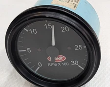 Q43-6011-001 Peterbilt 379 Tachometer OEM Ametek Programable Tach Head Used