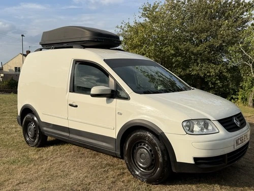 2006 VW CADDY 2.0 SDI SWB MICRO CAMPER FULL CONVERSION MUST SEE !! £000’s SPENT — photo 1 of 1