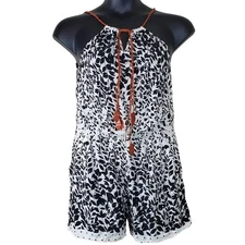 UNIVERSAL FASHION Black and White Floral Print Romper | Size Small