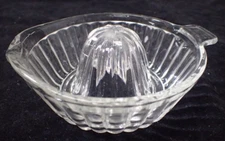 Vintage Clear Glass Manual Orange Juicer Citrus Squeezer Lemon Reamer Lot 43