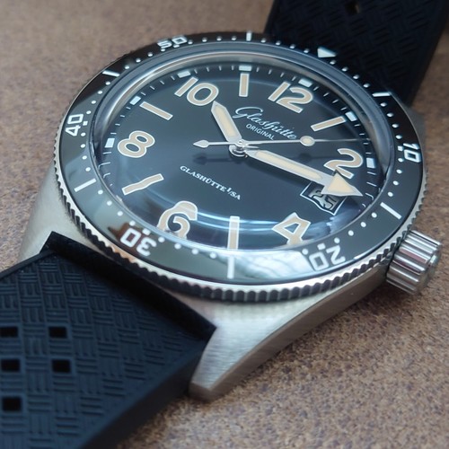 Glashütte Original SeaQ Ref 1-39-11-06-80-33 Black Dial and Rubber Strap 39.5mm - Picture 6 of 24