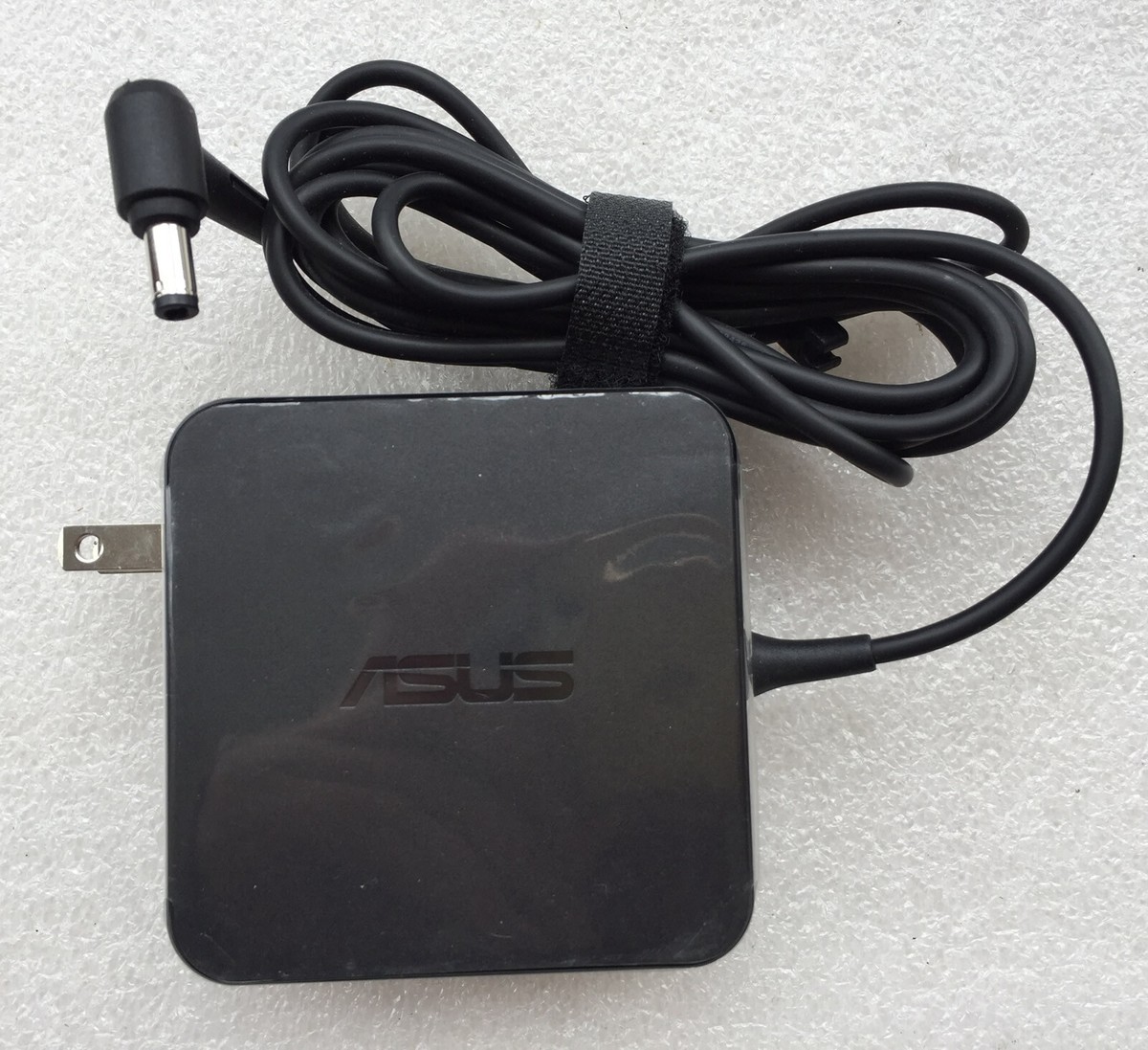 New Original ASUS W15-065N1A 19V 3.42A 65W 5.5mm*2.5mm AC/DC
