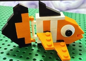 Lego Creator Clown Fish Nemo Set 30025 toy Building Set; complete with Manuel
