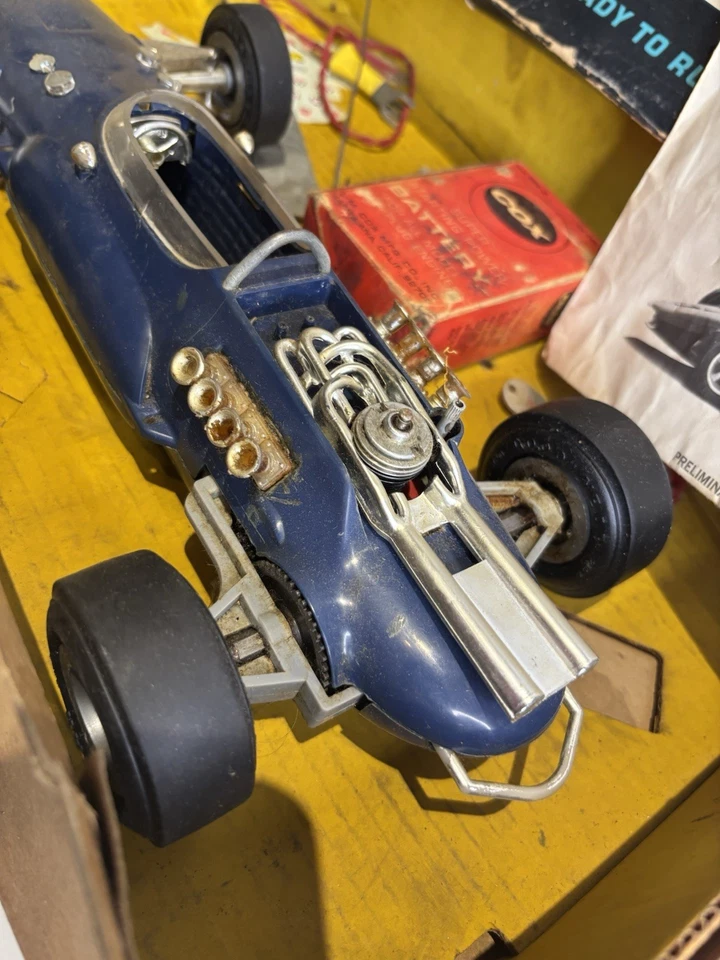 Vintage Dan Gurney Eagle Cox Indy 500 Racer w Original Box Blue Tether Car - Image 4 of 4