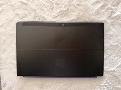 Microsoft Surface 32GB Windows RT Touchscreen Tablet BUNDLE 