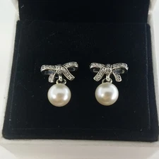 New w/ BOX Authentic PANDORA Delicate Sentiments W/ Pearl Earring # 290596P