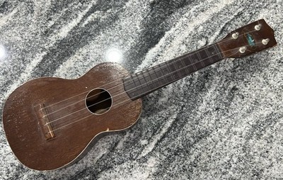Vintage 1960s Lindell Deluxe Ukulele 4 String Wood small Acostic Guitar