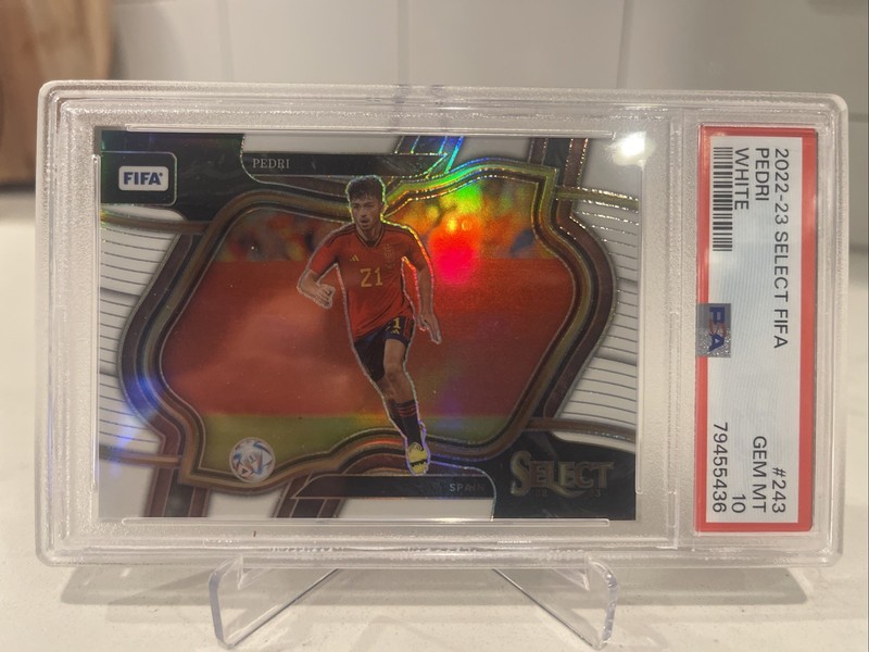 2022-23 Select FIFA Pedri Field Level White Prizm #/20 PSA 10 Gem Mint
