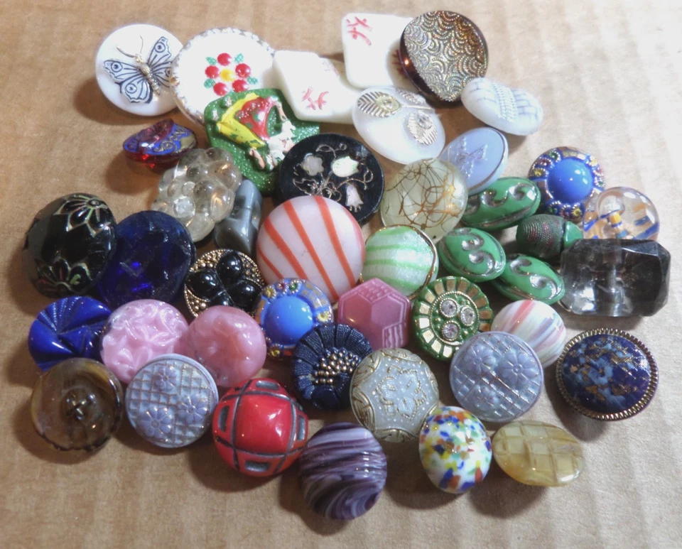 43 Vintage Antique Glass Picture Buttons VARIOUS SHAPES SIZES PATTERNS - Image 2 of 4