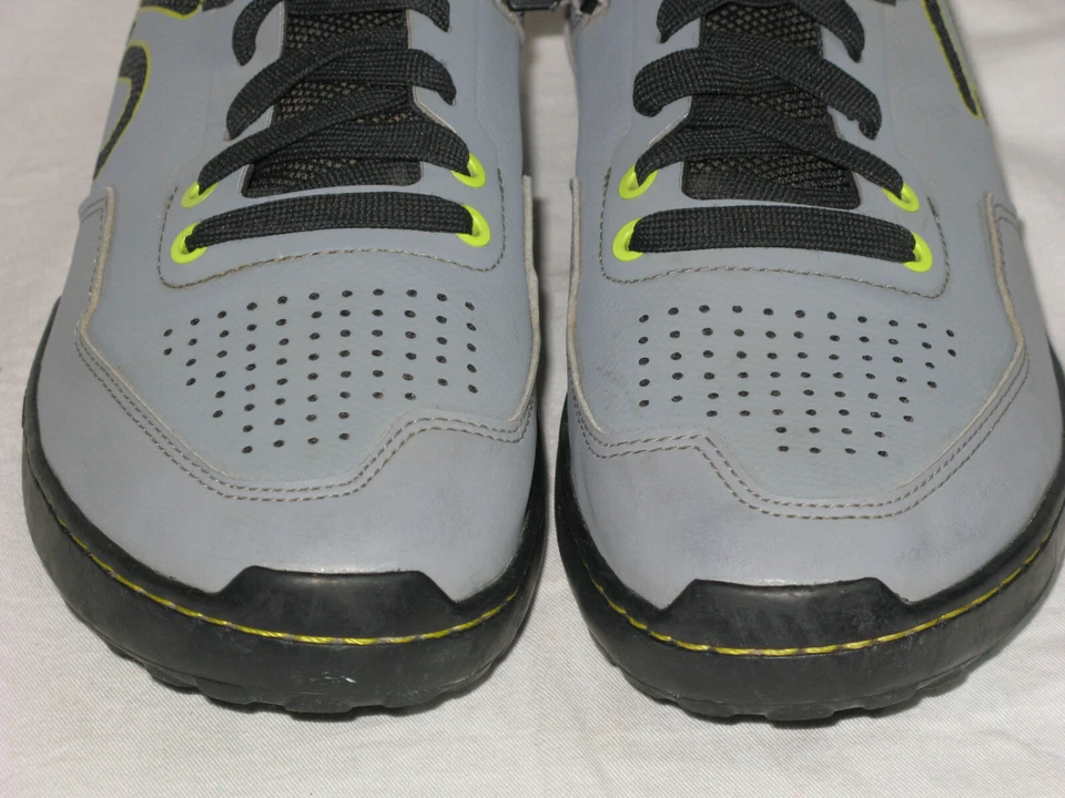 Five Ten 5-10 MTB Tour Bicicleta de Montaña Ciclismo Zapatos Hombres Talla 8 EU 41 + Botines SPD Foto 4 de 4