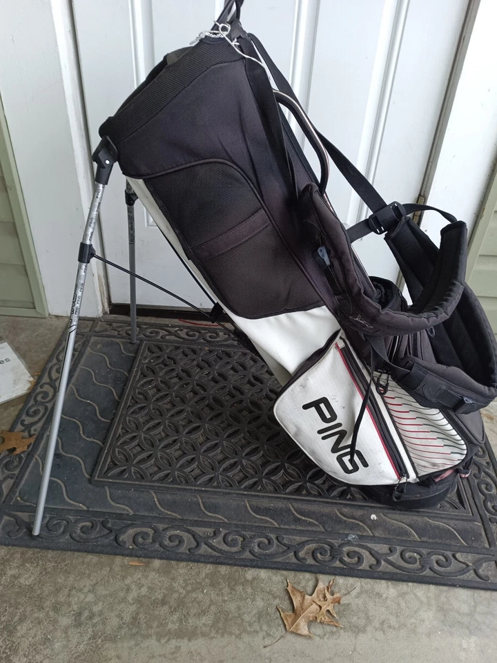 PING E2 Golf Stand Bag White Black Red Backpack Strap - Image 3 of 4