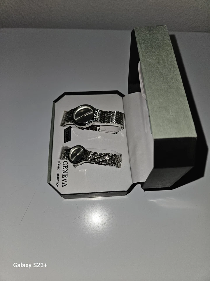 Juego de relojes de cuarzo Geneva Classic Collection para hombre y mujer Foto 4 de 4