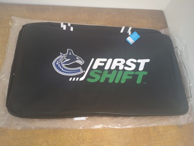 Bauer First Shift TFS Player Carry Bag Medium Black - Vancouver Canucks Logo NEW
