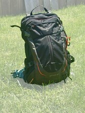 Mochila ultraligera Osprey Sirrus 24L. Ventilación. Ajustable. Hidratación. Negro