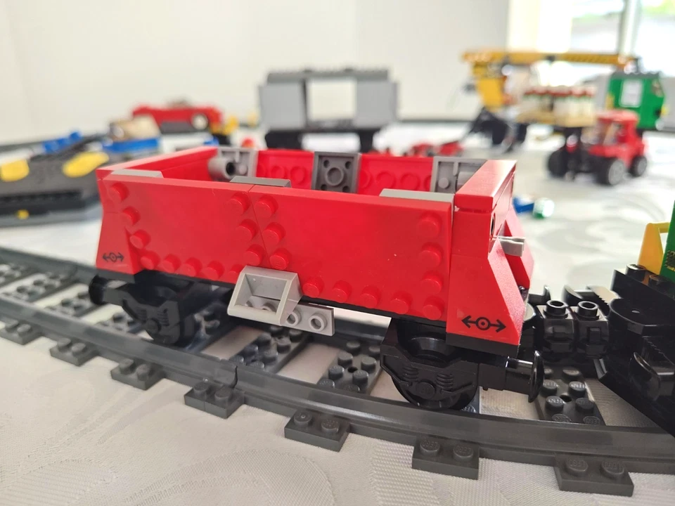 LEGO City 7898 Cargo Train Deluxe 99+% Complete with Box & Minifigures - Image 3 of 4