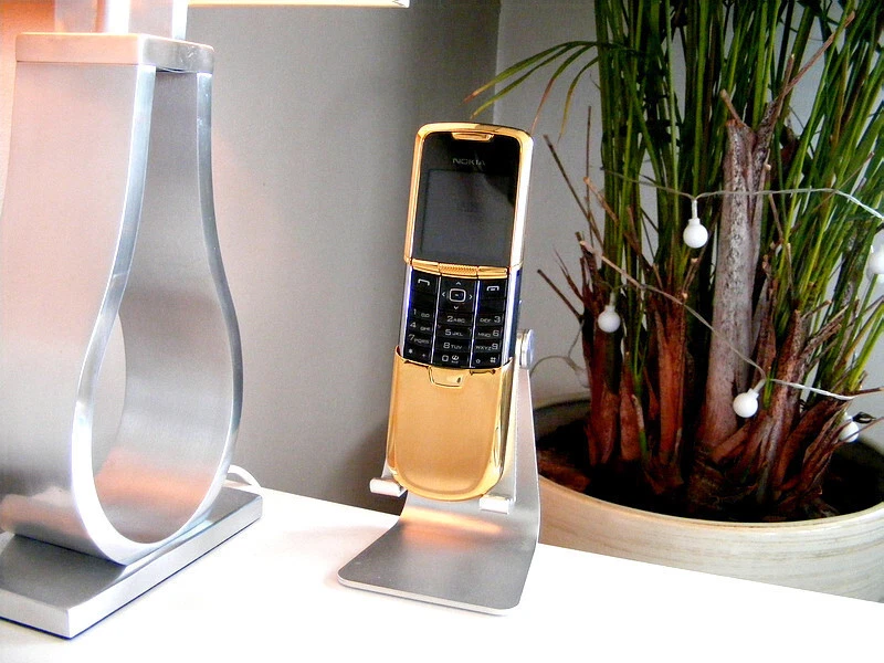 Preços baixos em Ouro Nokia 8800 Celulares e smartphones | eBay