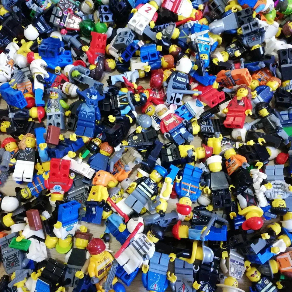 LEGO - X20 MINIFIGURE CREATIVITY PACKS - GREAT MIX - BULK - image 4 of 4