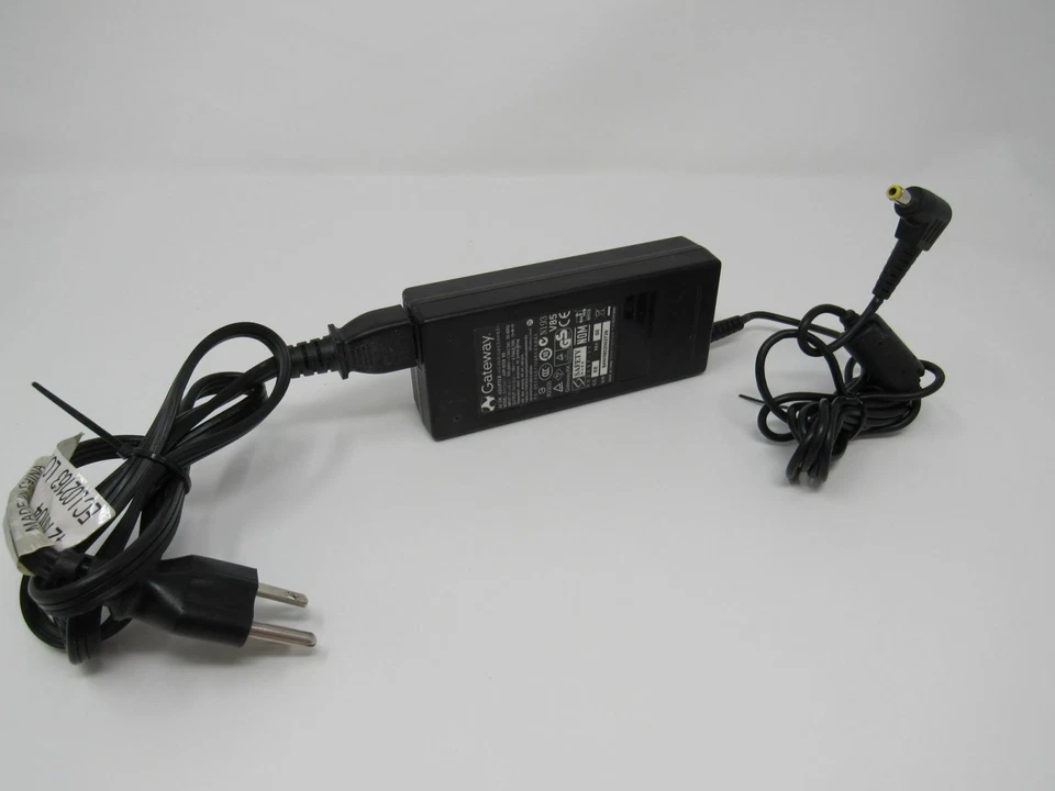 Entrada adaptador Gateway AC DC 100-240V 1.5A 50-60Hz salida 19V 4.74A ADP-90SB BB Foto 2 de 4