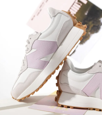 New Balance 327 Womens Sneakers Shoes White Moonbeam & December Sky Size 6