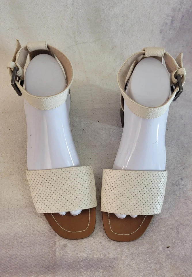 Splendid leather ankle straps white sandals size 8  - Image 3 of 4