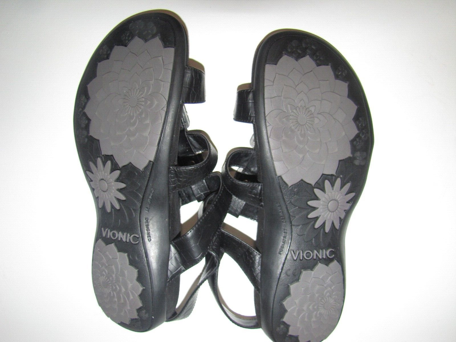 Vionic 'Amber' Black Flat Sandals - 8 - image 5