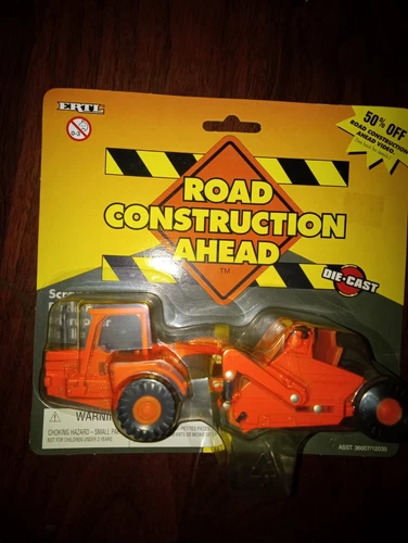 ERTL 1998  1/64 International Harvester Pan Scraper, Orange - Picture 1 of 3